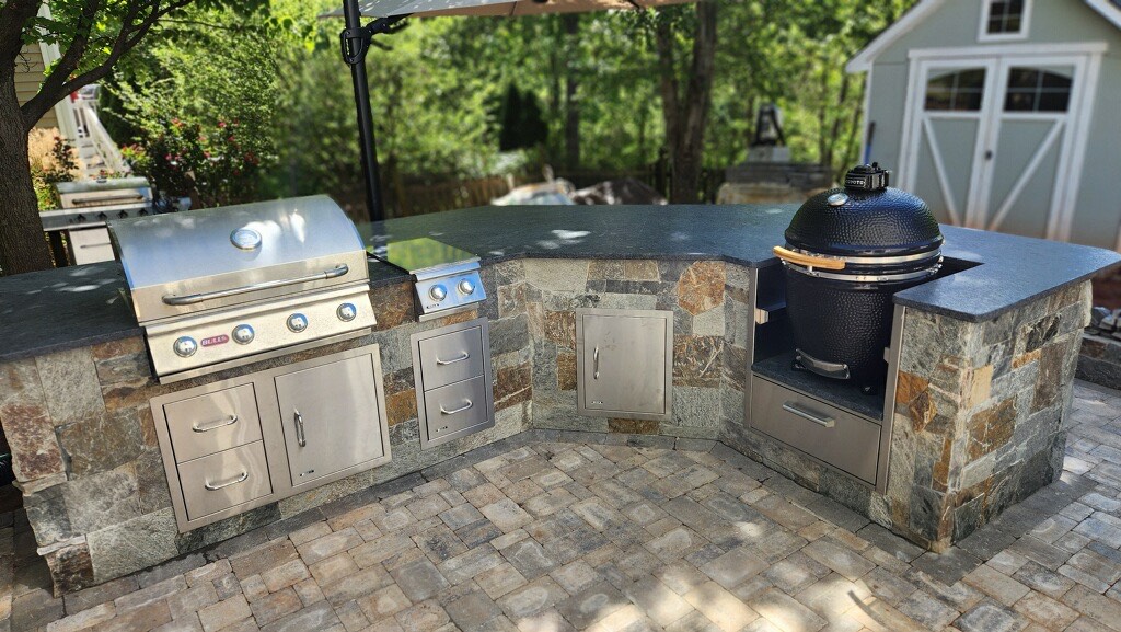 outdoor kitchen contractor