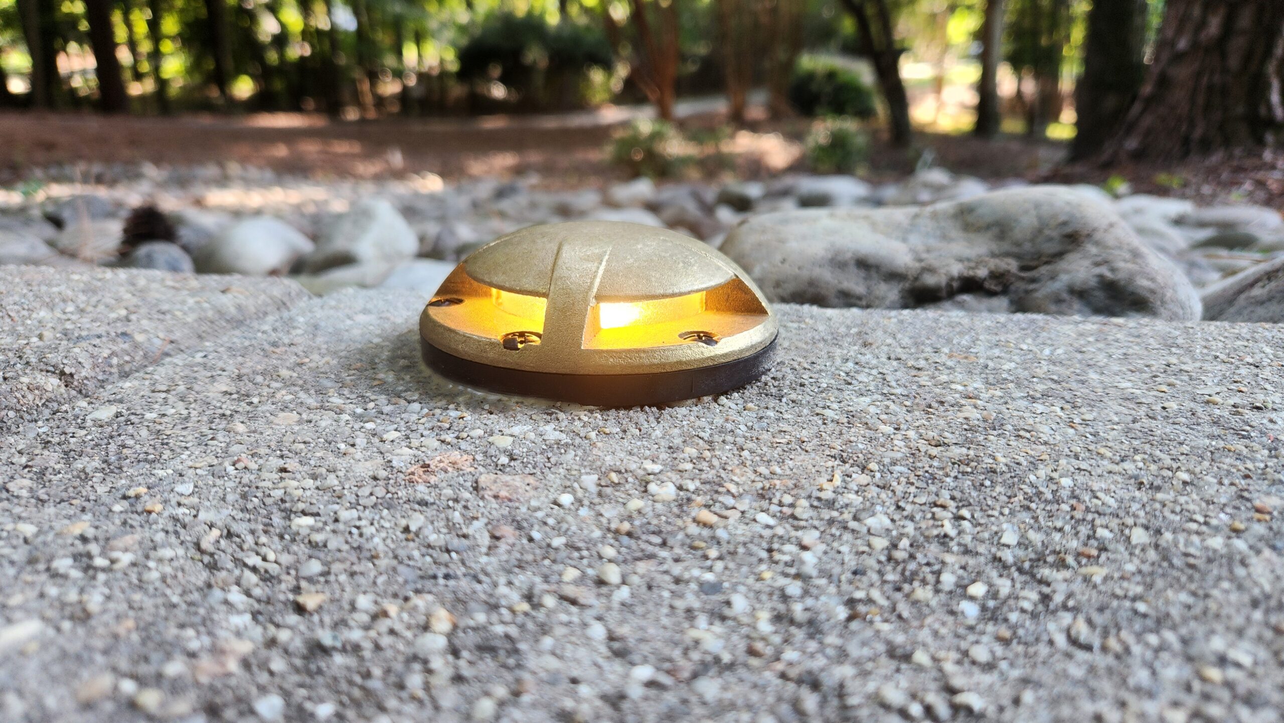 outdoor lighting fixture